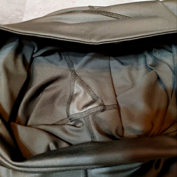 NWOT Abercrombie & Fitch High Rise bike shorts. Dark olive green. Size L. - Picture 4 of 11